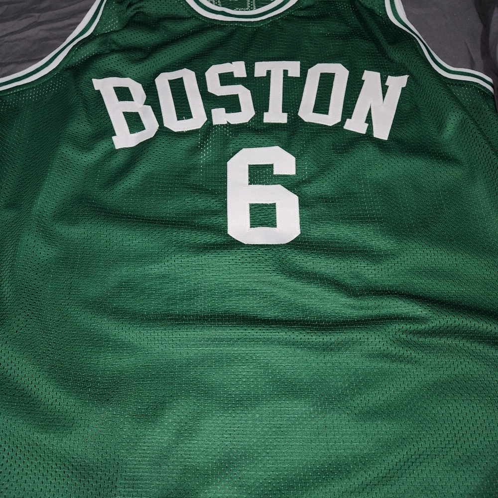 Bill Russell Signed Jersey (Hollywood Collectibles COA)
